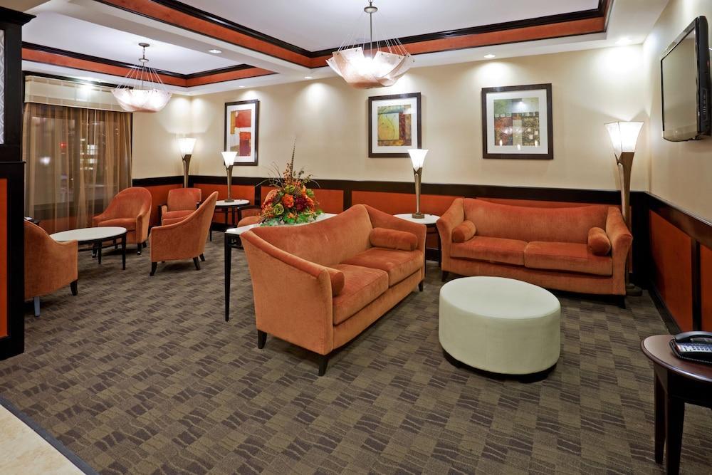 Comfort Inn & Suites Dallas Medical-Market Center Exterior photo